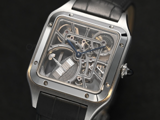 卡地亞再度將Santos-Dumont與鏤空搭配，推出了兩款全新腕錶